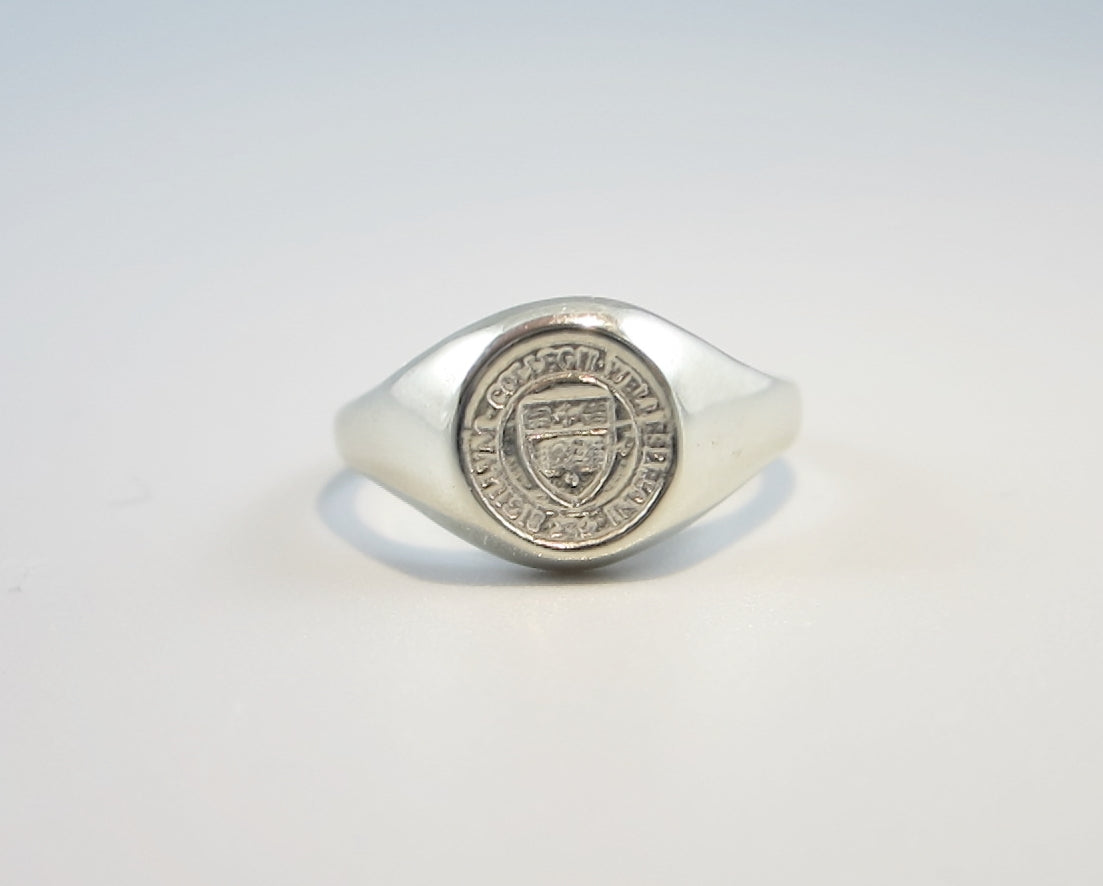 Silver Wellesley College Class Ring - Small Face