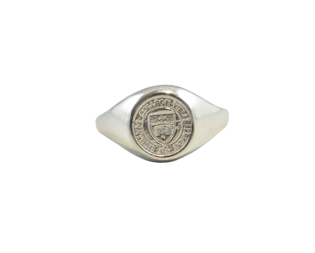 18K Gold Wellesley College Class Ring - Large Face